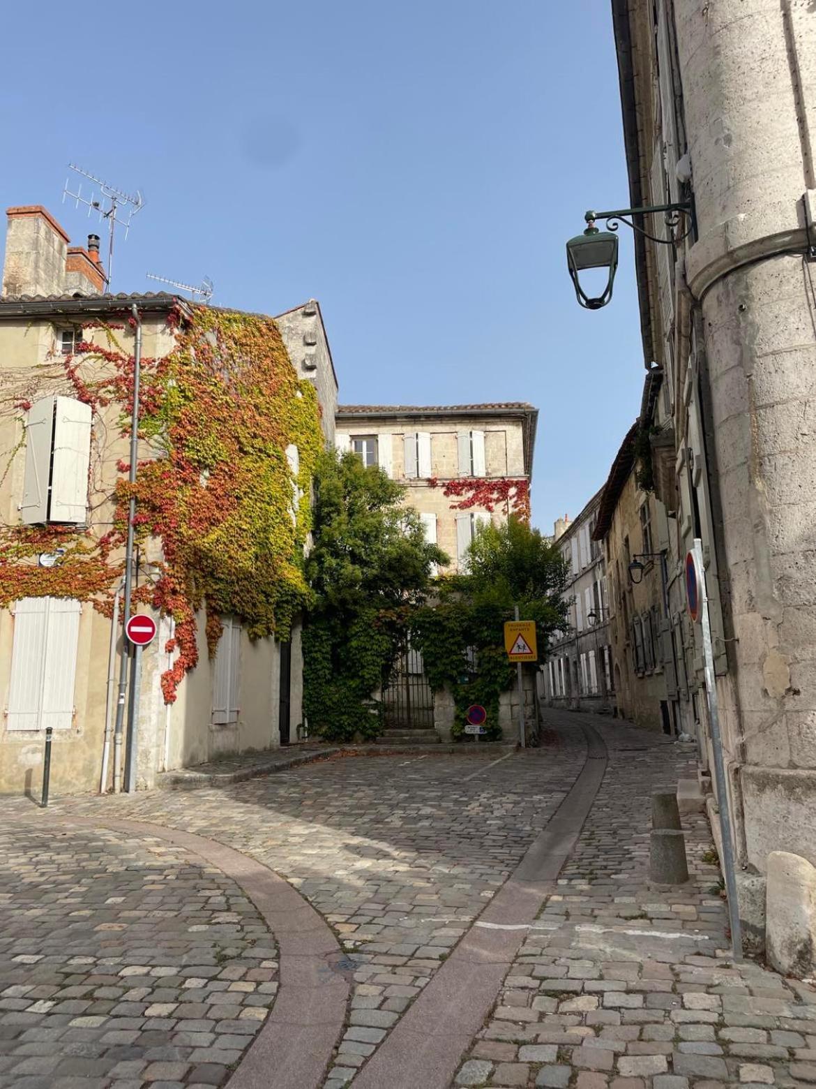 Apartament Lindor Angoulême Zewnętrze zdjęcie